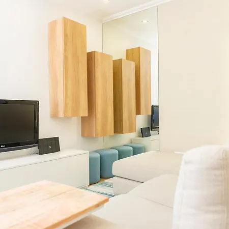 The Modern 1385 Apartment Batalha