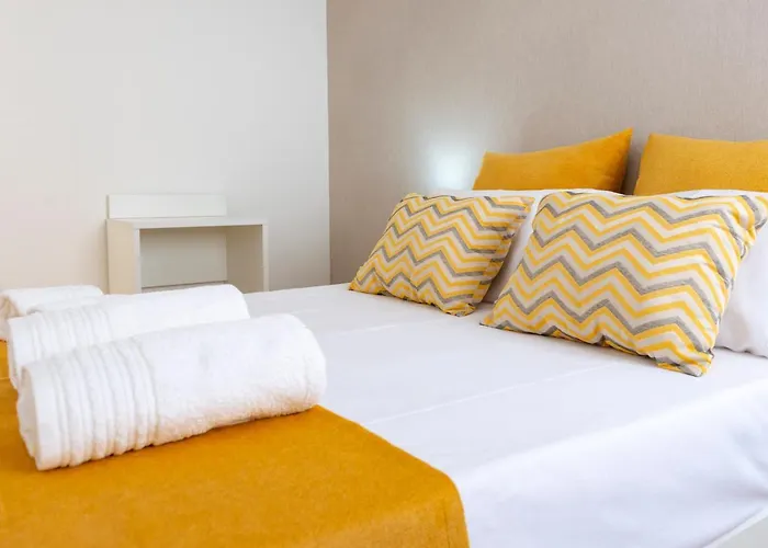 The Modern 1385 شقة